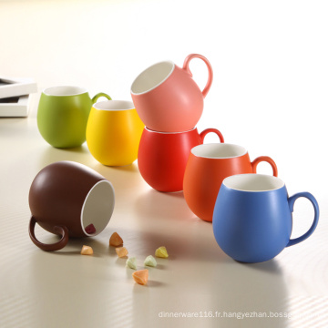 Tasses en céramique de coupe ronde de porcelaine de conception colorée de glaçage